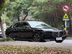 BMW 7 Series 735Li Luxury Package - ფოტო 2