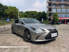 Lexus ES 300h Premium Edition - ფოტო 1