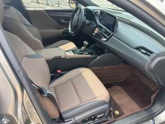 Lexus ES 300h Premium Edition - ფოტო 5