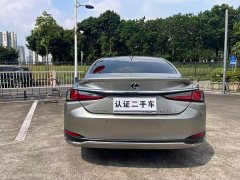 Lexus ES 300h Premium Edition - ფოტო 9