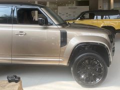 Land Rover Defender 110 OCTA BLACK - ფოტო 4