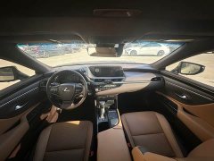 Lexus ES 200 Luxury - ფოტო 15