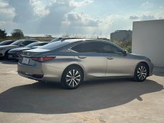 Lexus ES 200 Luxury - ფოტო 16