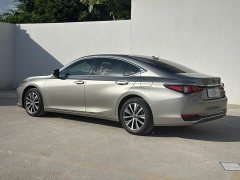 Lexus ES 200 Luxury - ფოტო 18
