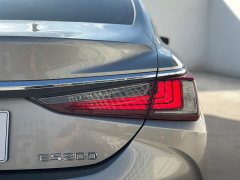 Lexus ES 200 Luxury - ფოტო 19