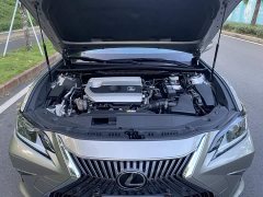 Lexus ES 200 Excellence Edition - ფოტო 18