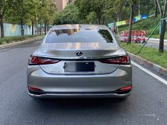 Lexus ES 200 Excellence Edition - ფოტო 5