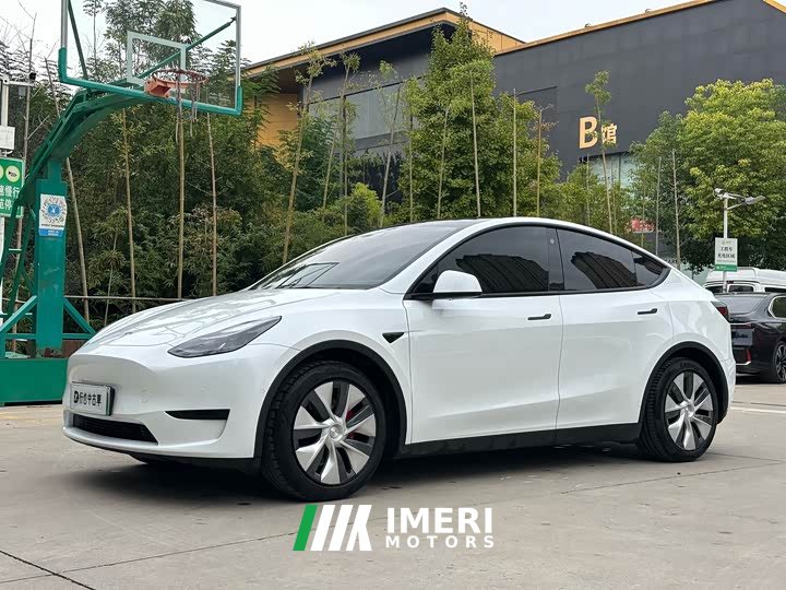 Tesla Model Y Rear-Wheel Drive
