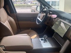 Land Rover Range Rover 3.0 L6 400PS HSE Long Wheelbase - ფოტო 13