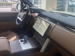Land Rover Range Rover 3.0 L6 400PS HSE Long Wheelbase - ფოტო 14