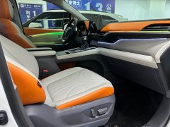 Toyota Gravia 2.5L Hybrid Comfort Edition - ფოტო 17