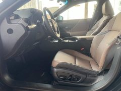 Lexus ES 300h Excellence - ფოტო 10