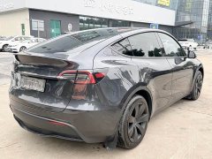 Tesla Model Y Rear-Wheel Drive - ფოტო 4