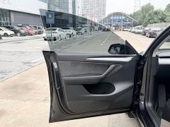 Tesla Model Y Rear-Wheel Drive - ფოტო 5