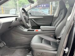 Tesla Model Y Rear-Wheel Drive - ფოტო 6