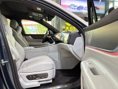 AITO M9 Extended Range Ultra 42kWh 6-Seater - ფოტო 13