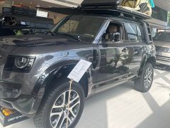 Land Rover Defender 110 3.0T Dark Edition - ფოტო 3