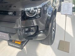 Land Rover Defender 110 3.0T Dark Edition - ფოტო 4