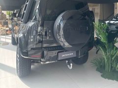 Land Rover Defender 110 3.0T Dark Edition - ფოტო 5