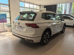 Volkswagen Tiguan L Outstanding Edition 330TSI Automatic Two-Wheel Drive R-Line Dragon Shine Edition - ფოტო 13