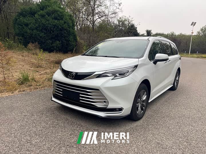 Toyota Sienna 2.5L Hybrid AWD Comfort - ავტომობილი ჩინეთიდან