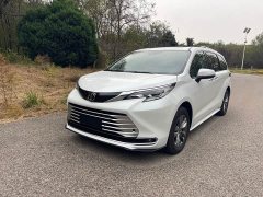 Toyota Sienna 2.5L Hybrid AWD Comfort - ფოტო 1