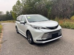 Toyota Sienna 2.5L Hybrid AWD Comfort - ფოტო 3