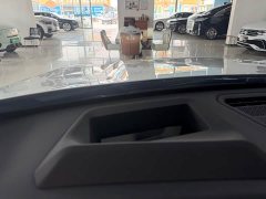 BMW iX1 xDrive30L M Sport Package - ფოტო 18