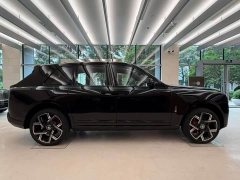 Rolls-Royce Cullinan Series II Black Badge - ფოტო 3
