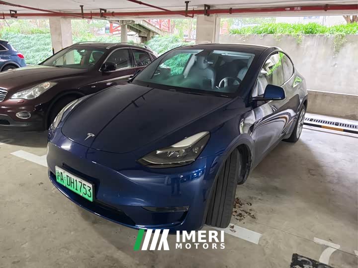 Tesla Model Y Long Range All-Wheel Drive