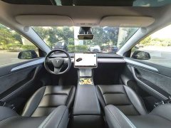 Tesla Model Y Rear-Wheel Drive - ფოტო 6