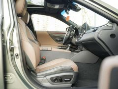 Lexus ES 200 Excellence Edition - ფოტო 11