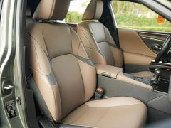 Lexus ES 200 Excellence Edition - ფოტო 12
