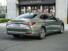Lexus ES 200 Excellence Edition - ფოტო 4