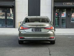 Lexus ES 200 Excellence Edition - ფოტო 5