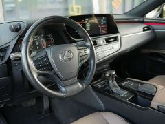 Lexus ES 200 Excellence Edition - ფოტო 9