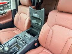Lexus LX 570 Canadian spec - ფოტო 13