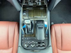 Lexus LX 570 Canadian spec - ფოტო 17