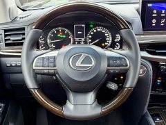 Lexus LX 570 Canadian spec - ფოტო 7