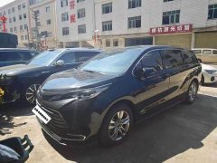 Toyota Sienna 2.5L Hybrid Comfort Edition - ფოტო 1