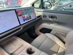 Li Auto i8 Standard Edition - ფოტო 10