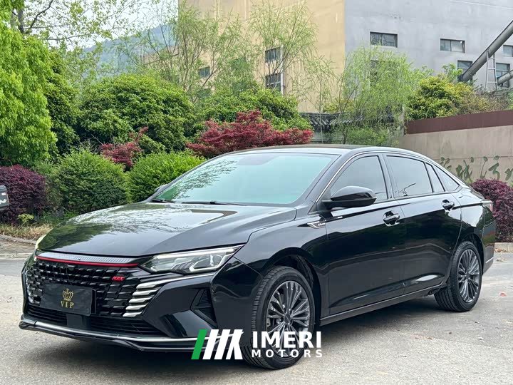 Dongfeng Yixuan MAX 1.5T Cool Dad Edition