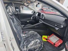 Hyundai Elantra 1.5L CVT GLX Elite - ფოტო 11