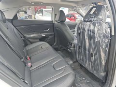 Hyundai Elantra 1.5L CVT GLX Elite - ფოტო 12