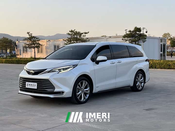 Toyota Sienna 2.5L Hybrid Premium Luxury Edition - car from China