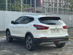 Nissan Qashqai 2.0L CVT XV Premium Luxury - ფოტო 11
