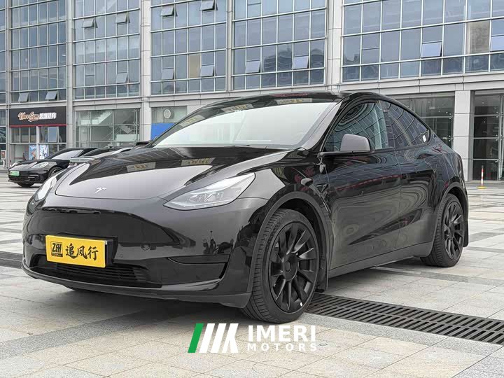 Tesla Model Y Rear-Wheel Drive