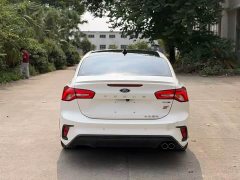 Ford Focus Sedan EcoBoost 180 Automatic ST Line - ფოტო 5