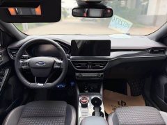 Ford Focus Sedan EcoBoost 180 Automatic ST Line - ფოტო 9