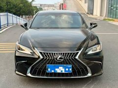 Lexus ES 260 Excellence Edition - ფოტო 2